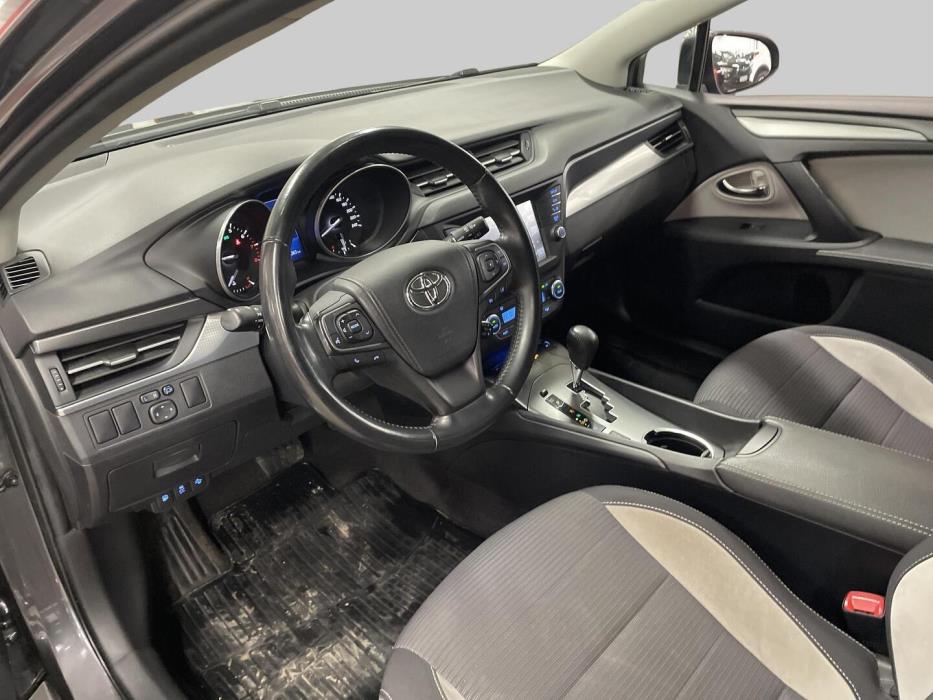 TOYOTA Avensis 2018