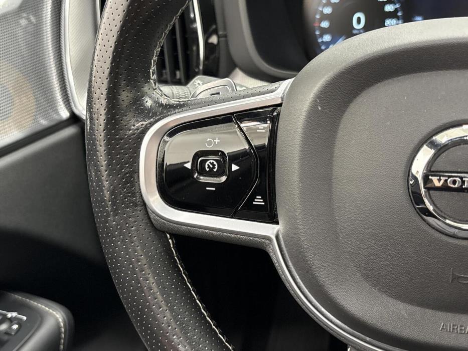 VOLVO XC60 2019