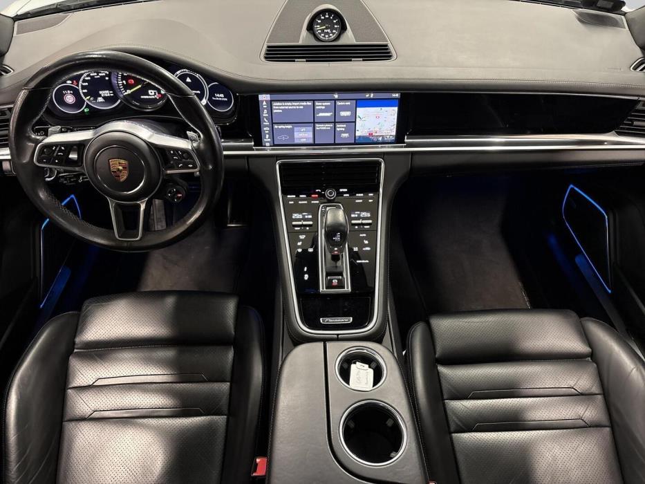 PORSCHE Panamera 2019