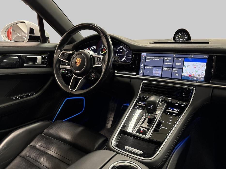 PORSCHE Panamera 2019