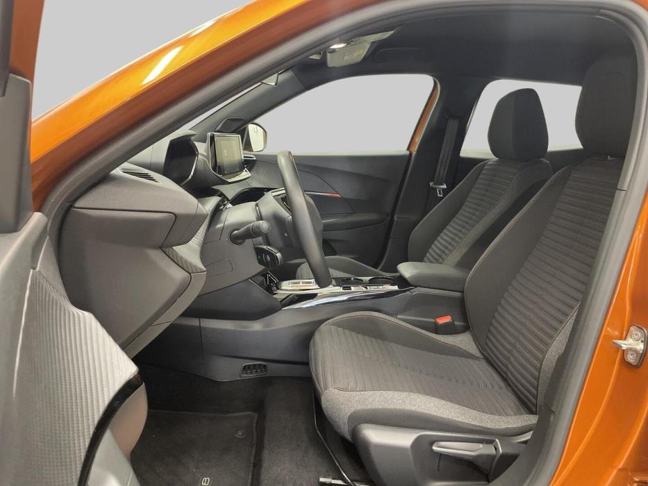 PEUGEOT e-2008 2023