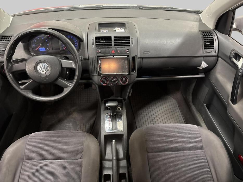 VOLKSWAGEN Polo 2005
