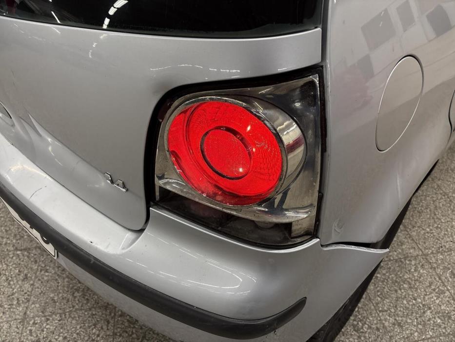 VOLKSWAGEN Polo 2005