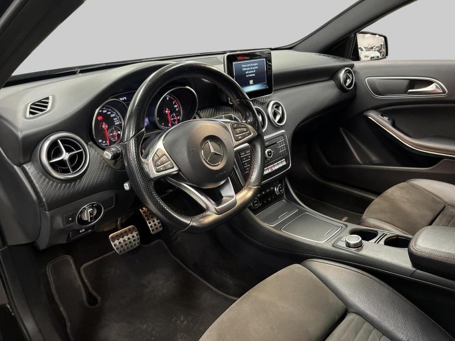 MERCEDES-BENZ A 2015