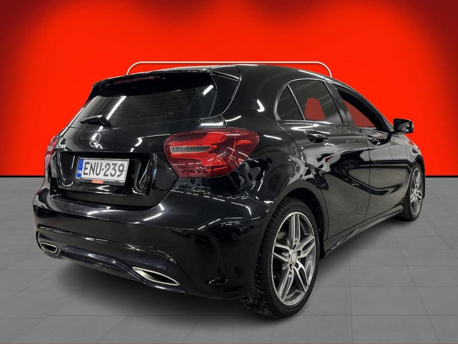 MERCEDES-BENZ A 2015