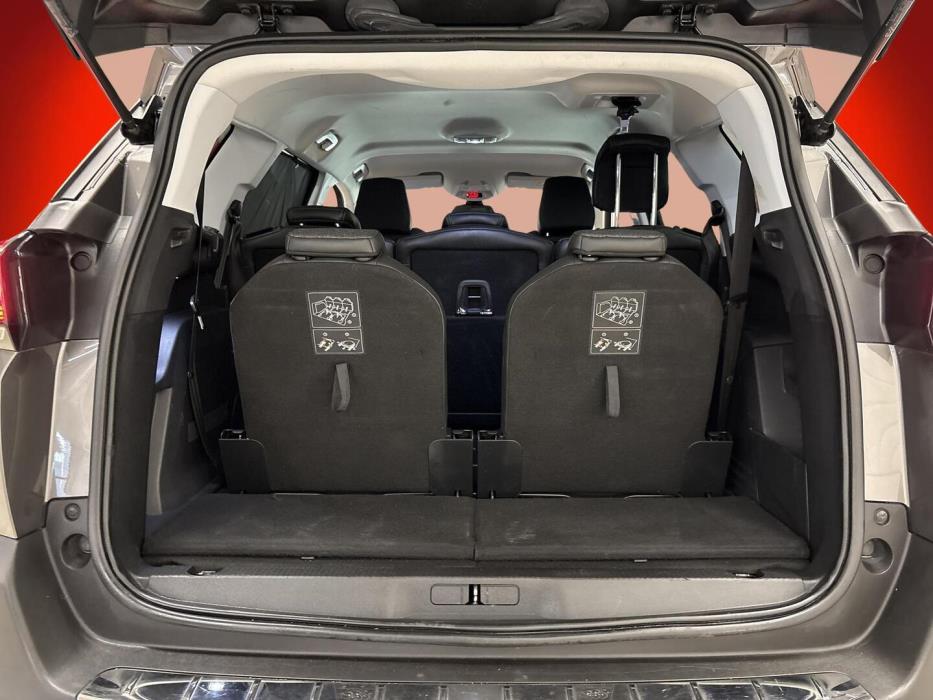 PEUGEOT 5008 2018