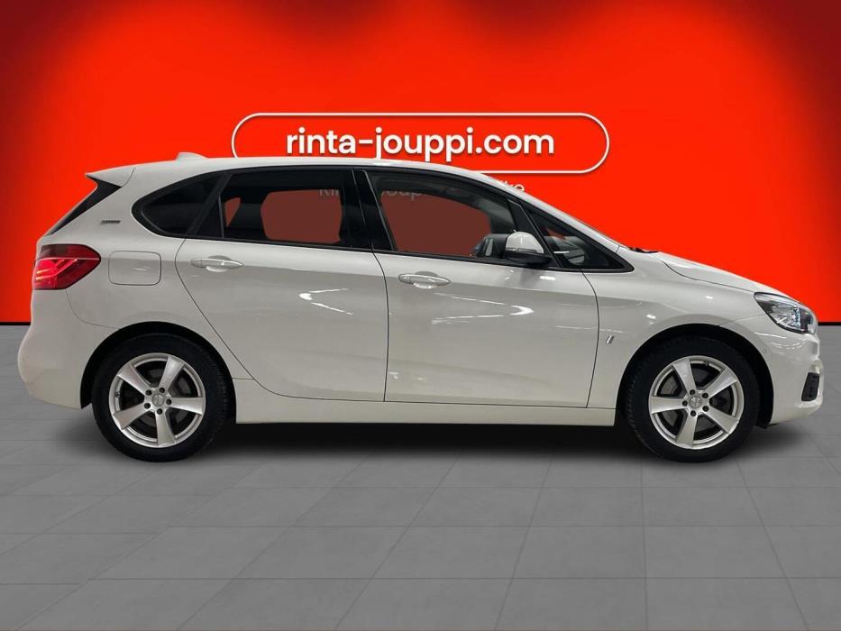 BMW 225 2018