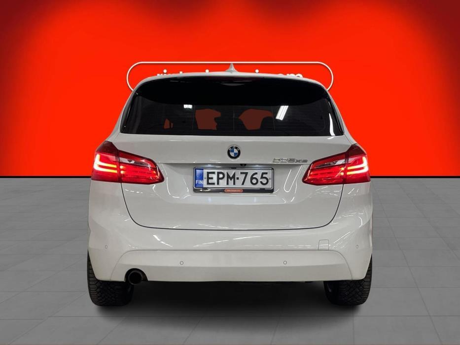 BMW 225 2018