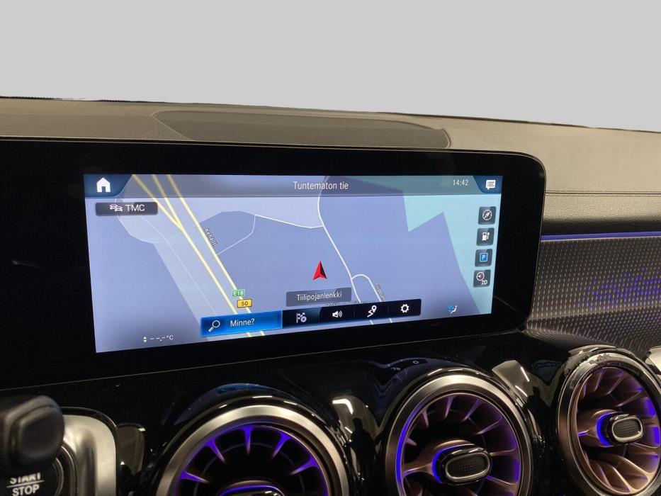 MERCEDES-BENZ EQB 2022