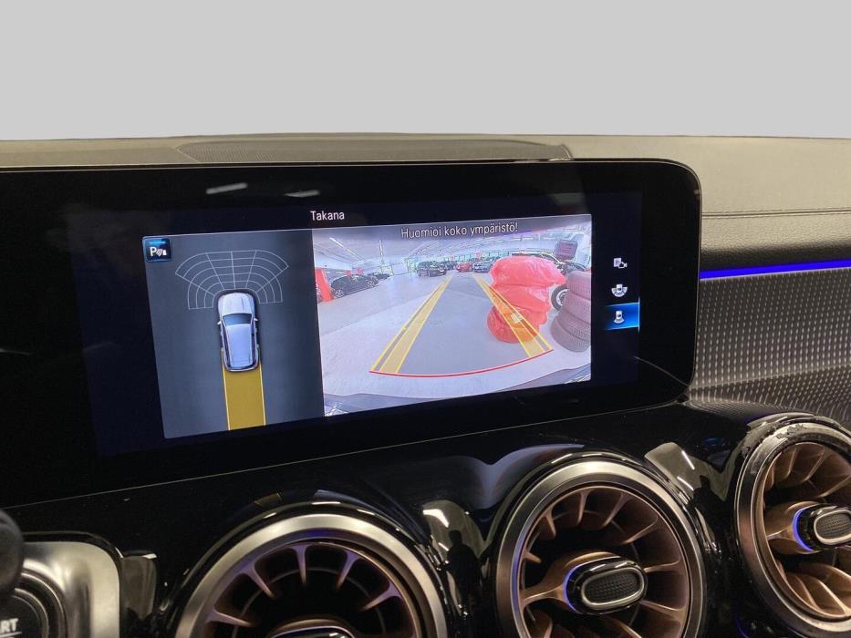 MERCEDES-BENZ EQB 2022