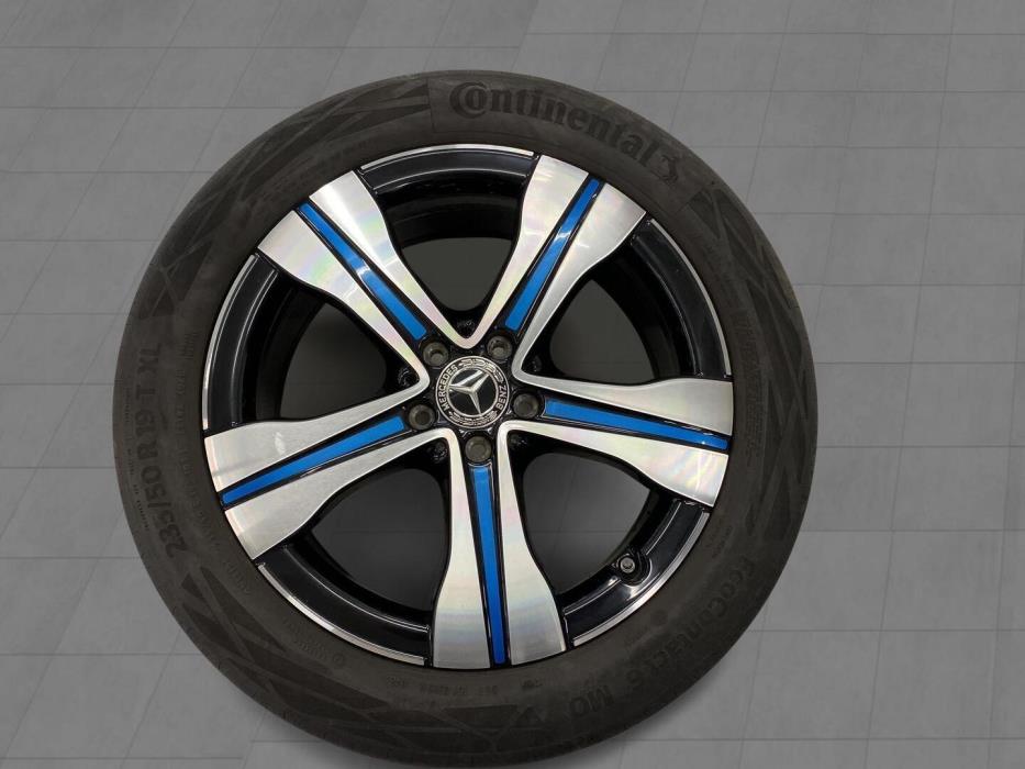 MERCEDES-BENZ EQB 2022