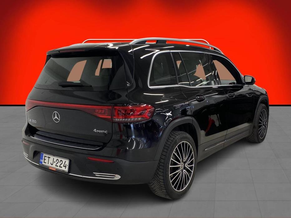 MERCEDES-BENZ EQB 2022