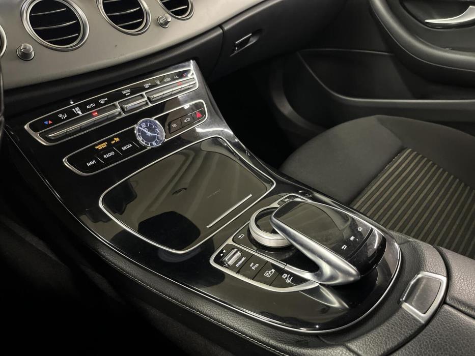 MERCEDES-BENZ E 2020