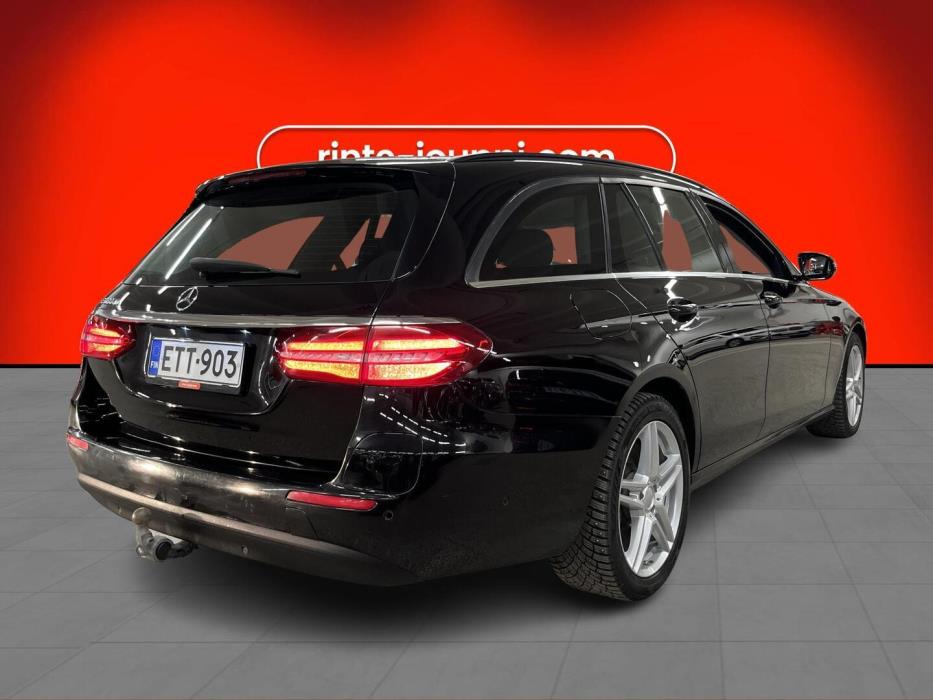 MERCEDES-BENZ E 2020