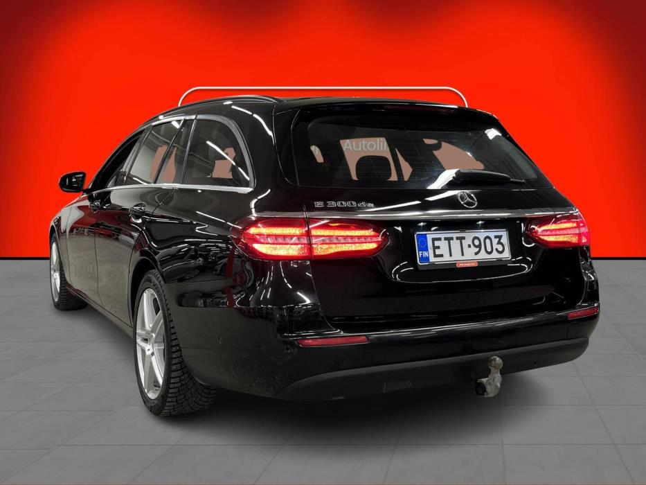 MERCEDES-BENZ E 2020