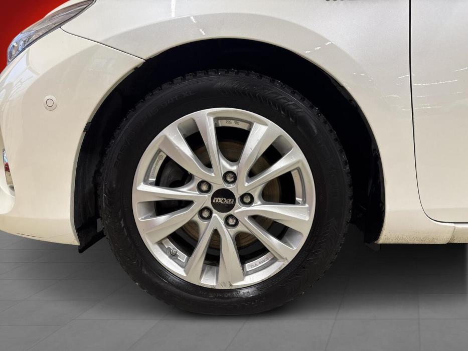 TOYOTA Auris 2014