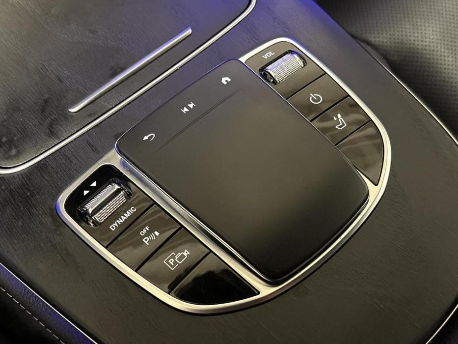 MERCEDES-BENZ E 2023