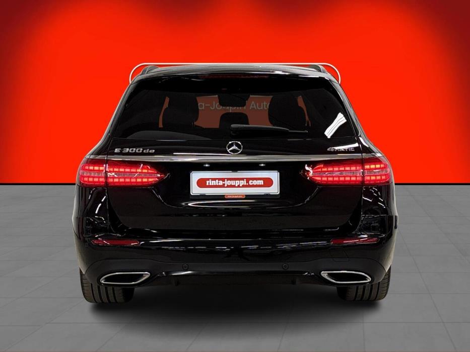 MERCEDES-BENZ E 2023