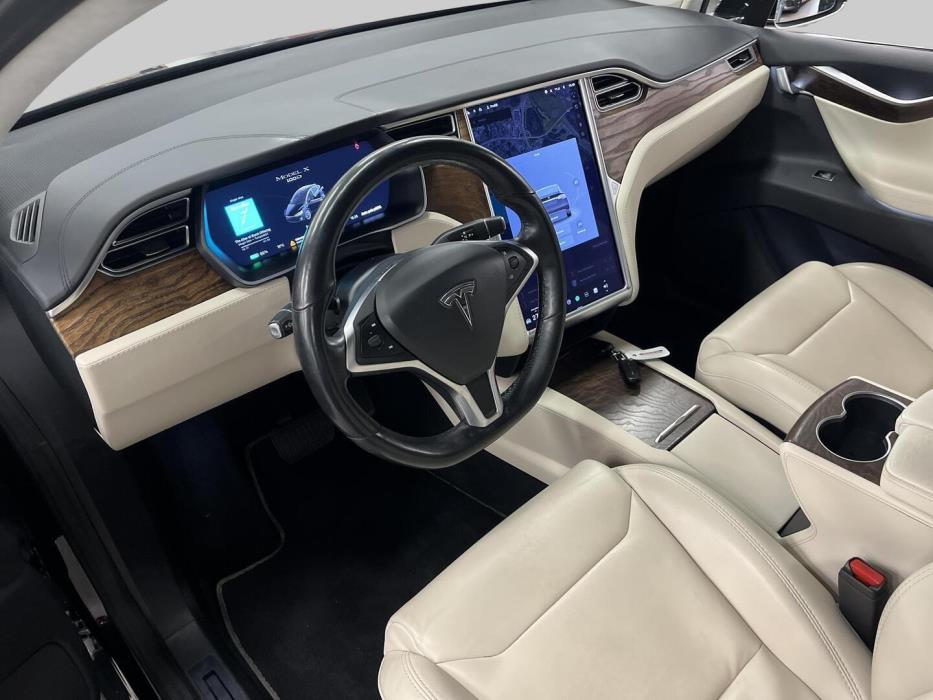 TESLA Model X 2018
