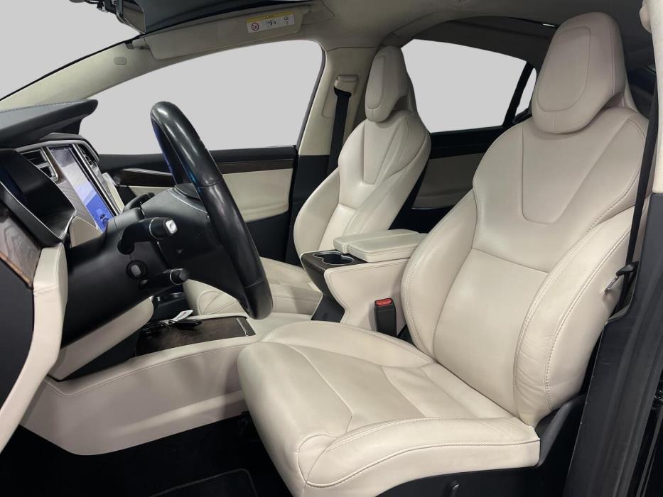 TESLA Model X 2018