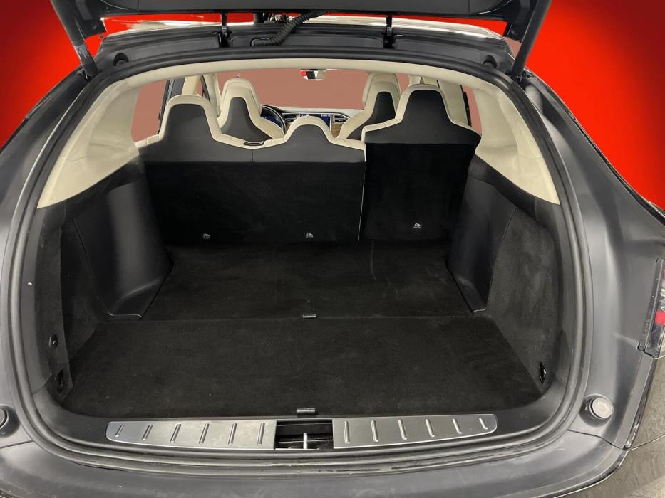 TESLA Model X 2018