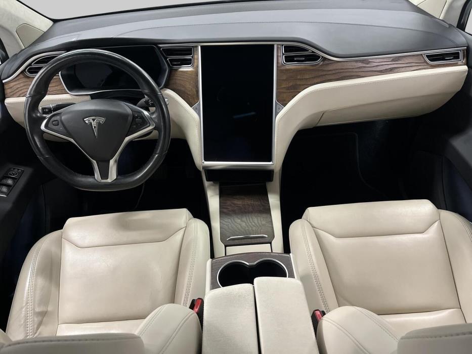 TESLA Model X 2018