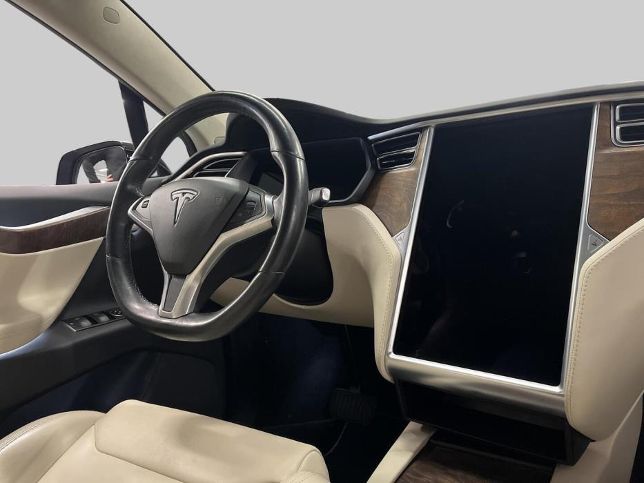 TESLA Model X 2018