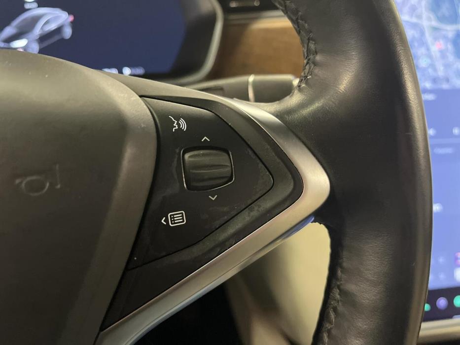 TESLA Model X 2018