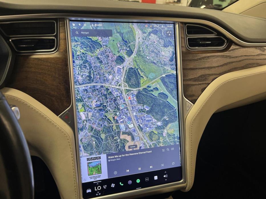 TESLA Model X 2018