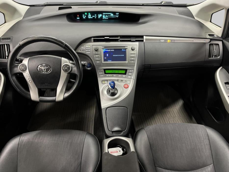 TOYOTA PRIUS PLUG-IN 2014