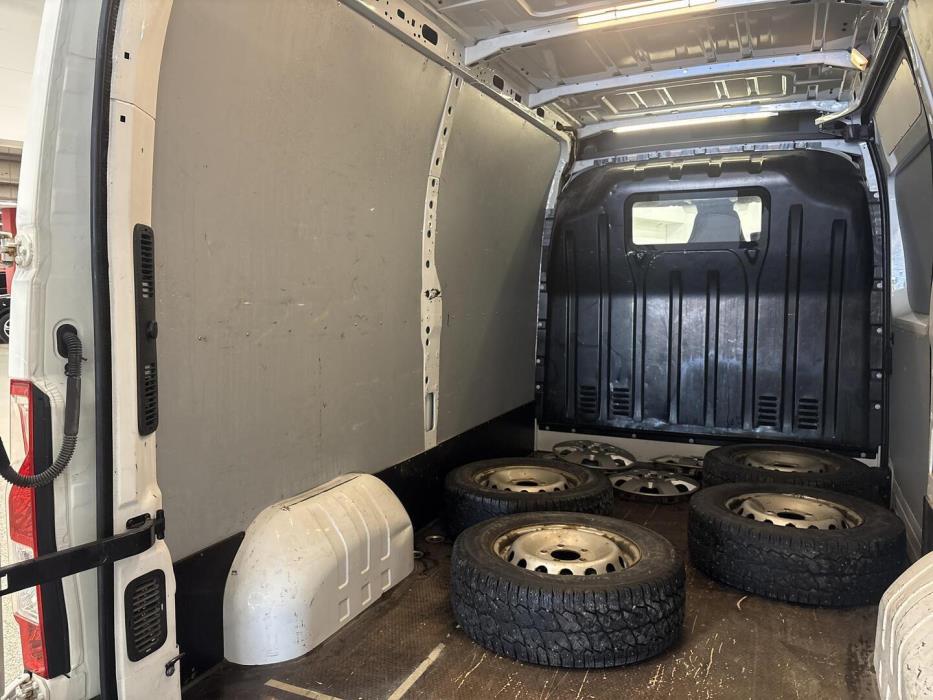 NISSAN NV400 2018