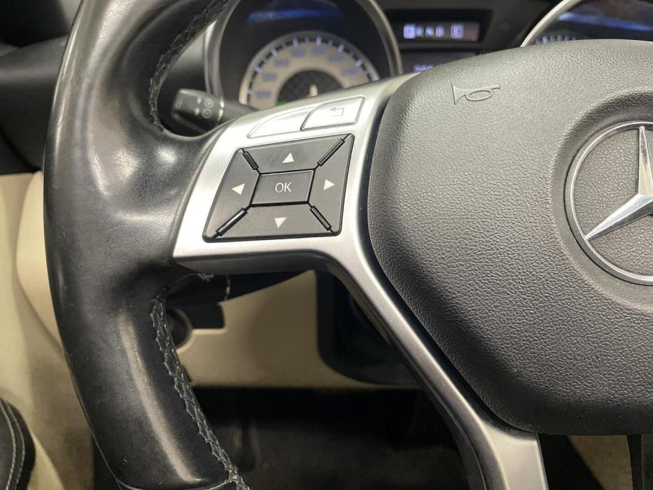 MERCEDES-BENZ SLK 2011