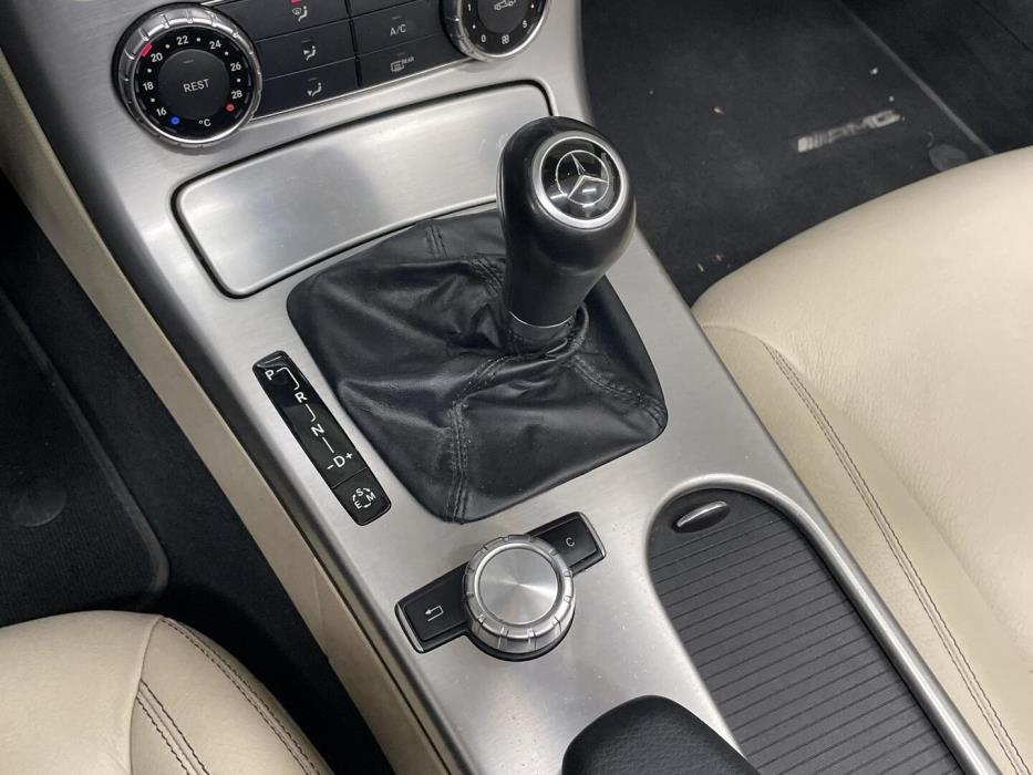 MERCEDES-BENZ SLK 2011