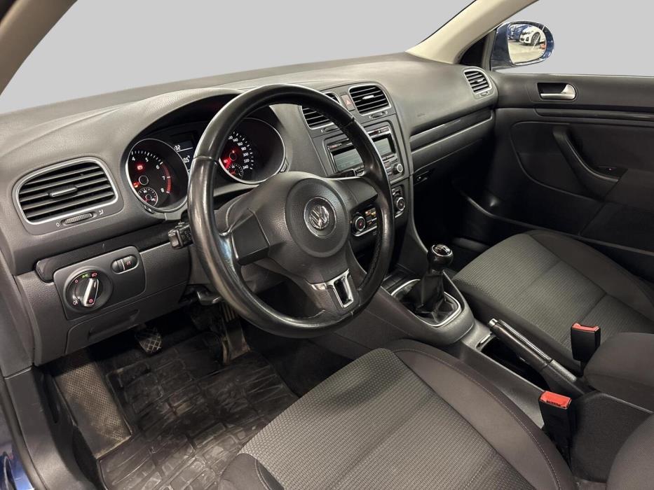 VOLKSWAGEN Golf 2012
