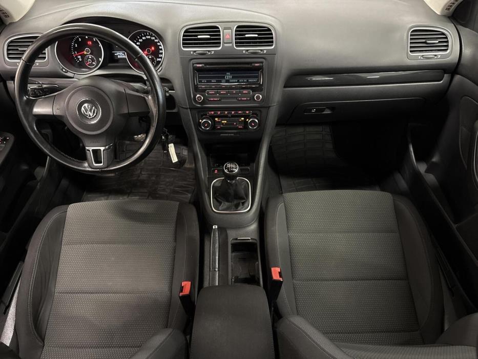 VOLKSWAGEN Golf 2012