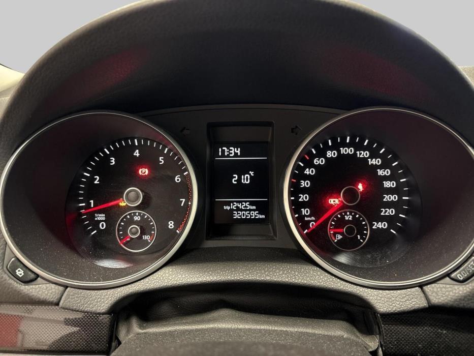 VOLKSWAGEN Golf 2012