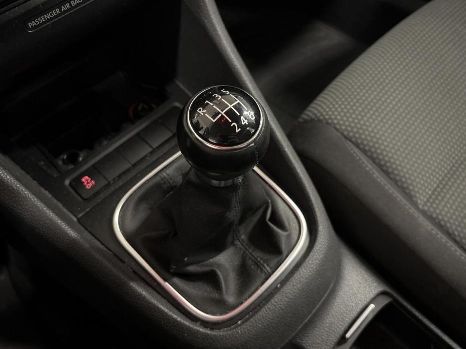 VOLKSWAGEN Golf 2012