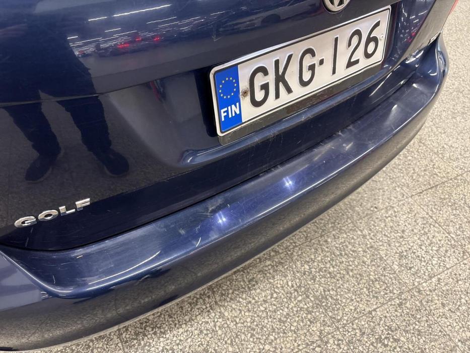 VOLKSWAGEN Golf 2012