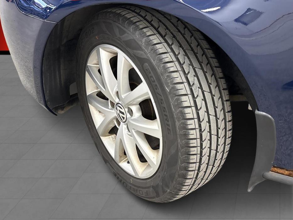 VOLKSWAGEN Golf 2012