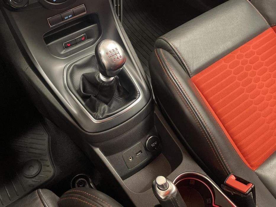 FORD Fiesta 2013