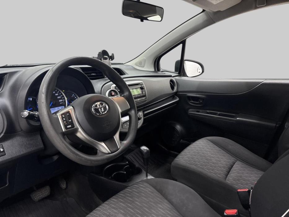 TOYOTA Yaris 2014