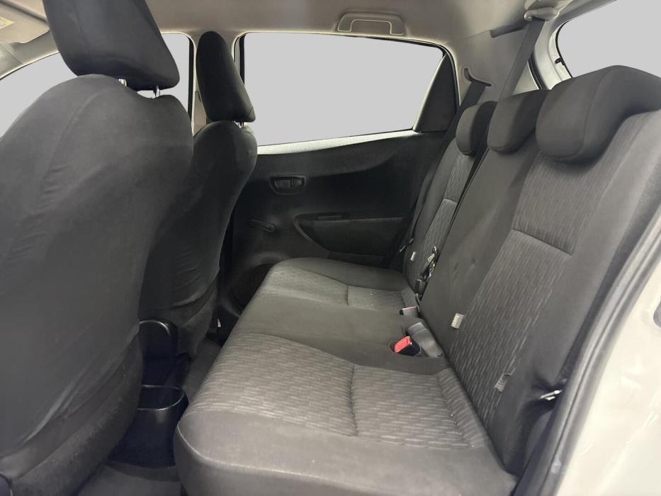 TOYOTA Yaris 2014