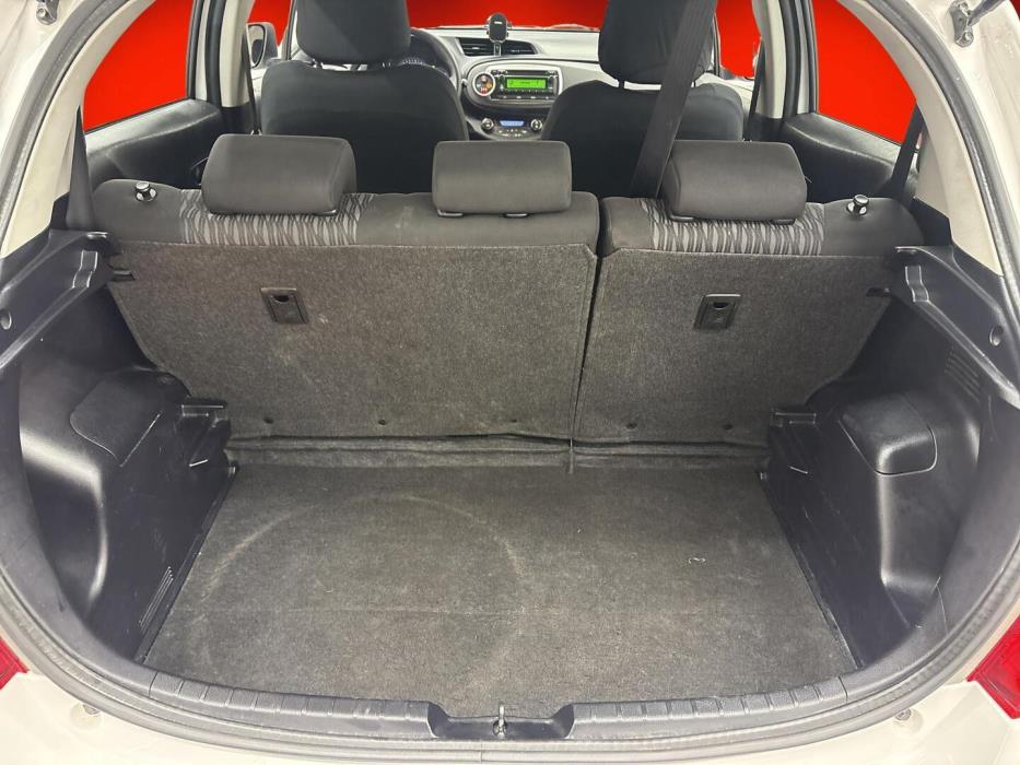 TOYOTA Yaris 2014