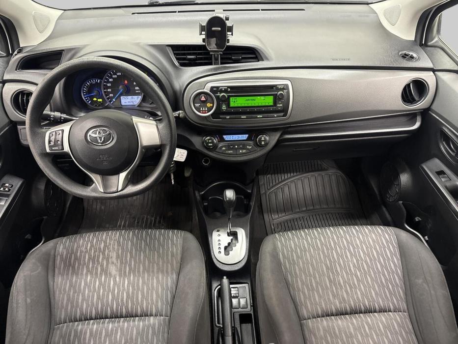 TOYOTA Yaris 2014