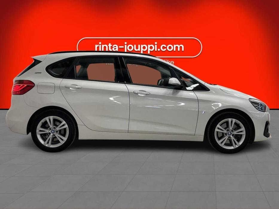 BMW 225 2019