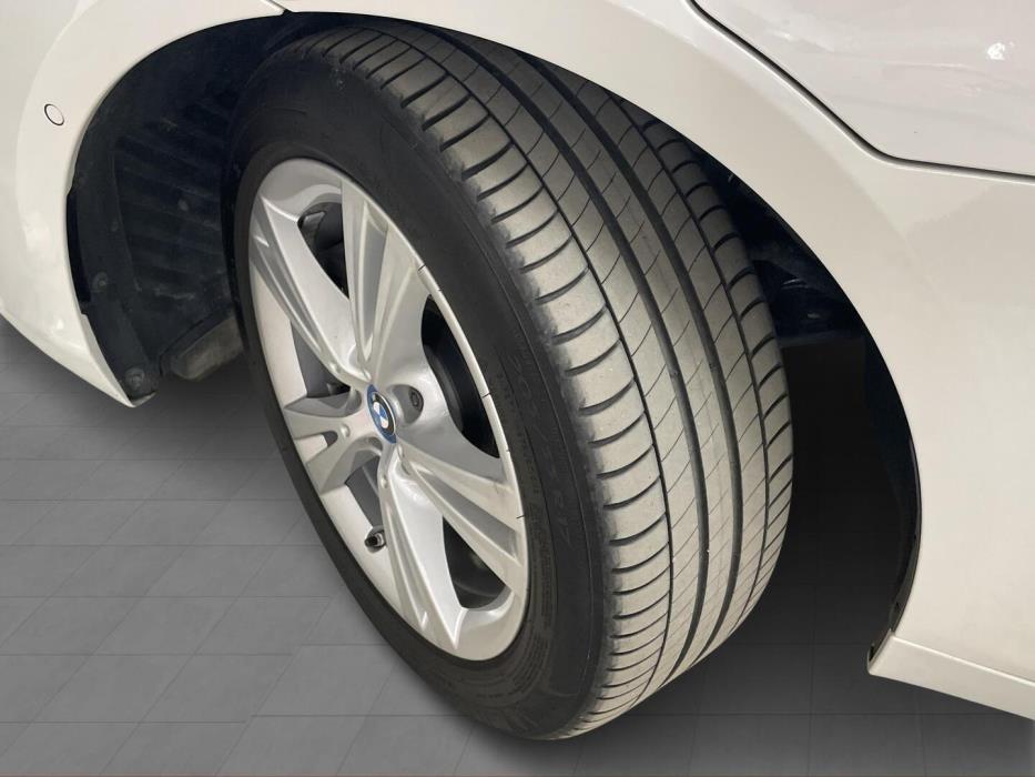 BMW 225 2019