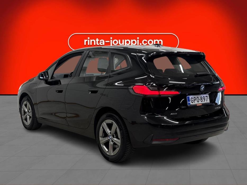 BMW 230 2023