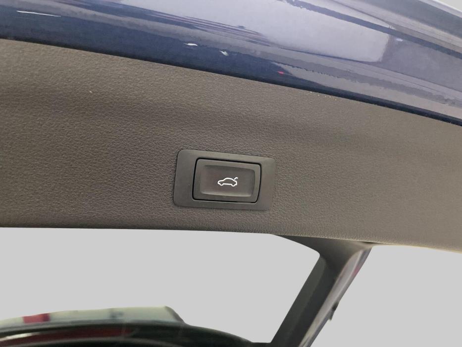AUDI A6 2025