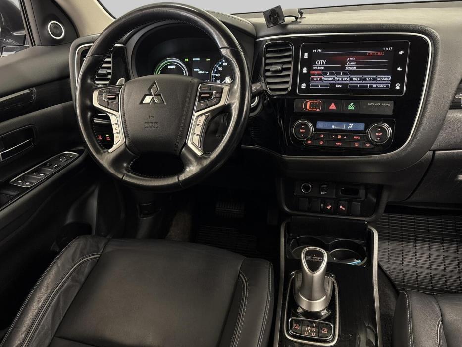 MITSUBISHI OUTLANDER 2018