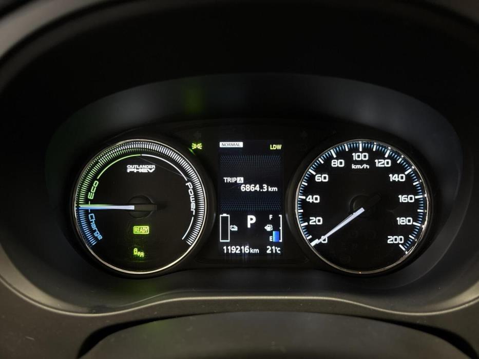 MITSUBISHI OUTLANDER 2018